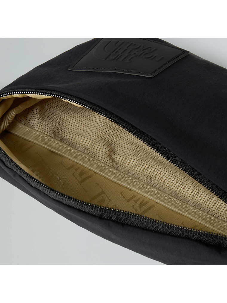 Riñonera Never Stop para mujer 4