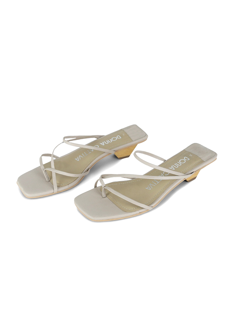 SANDALIA LUA - HUESO 3