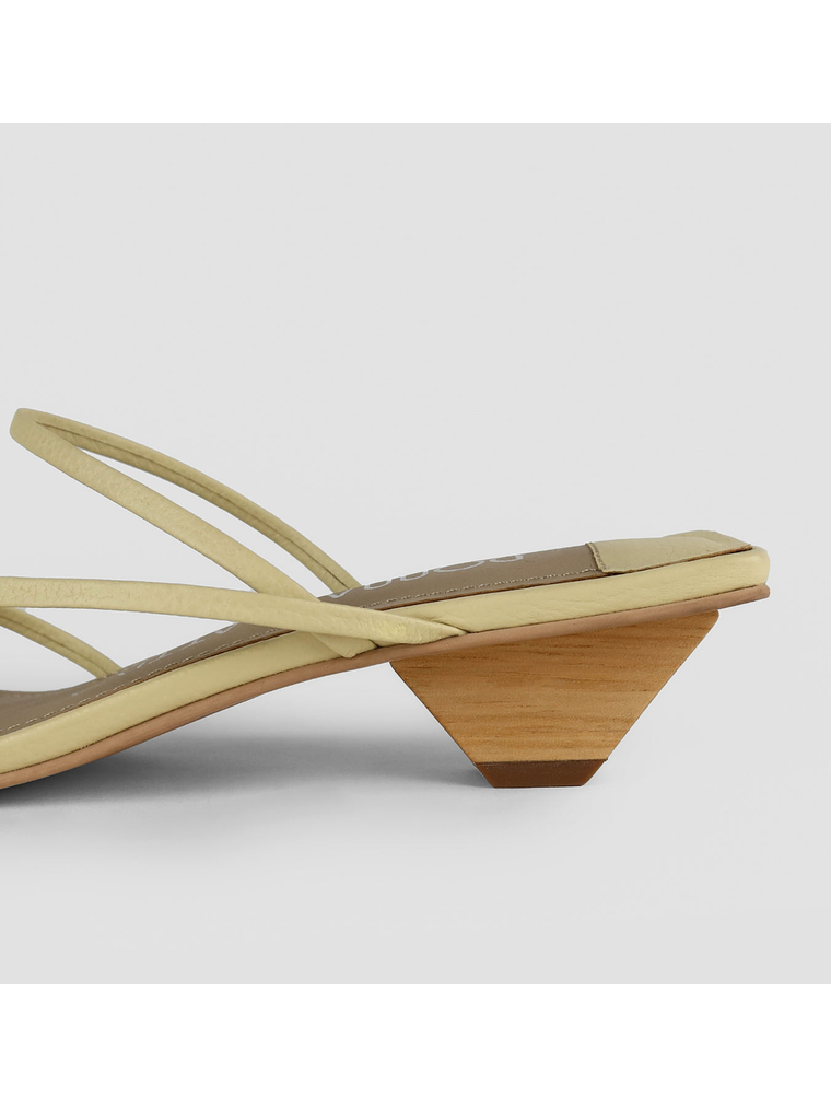 SANDALIA LUA - AMARILLO 3