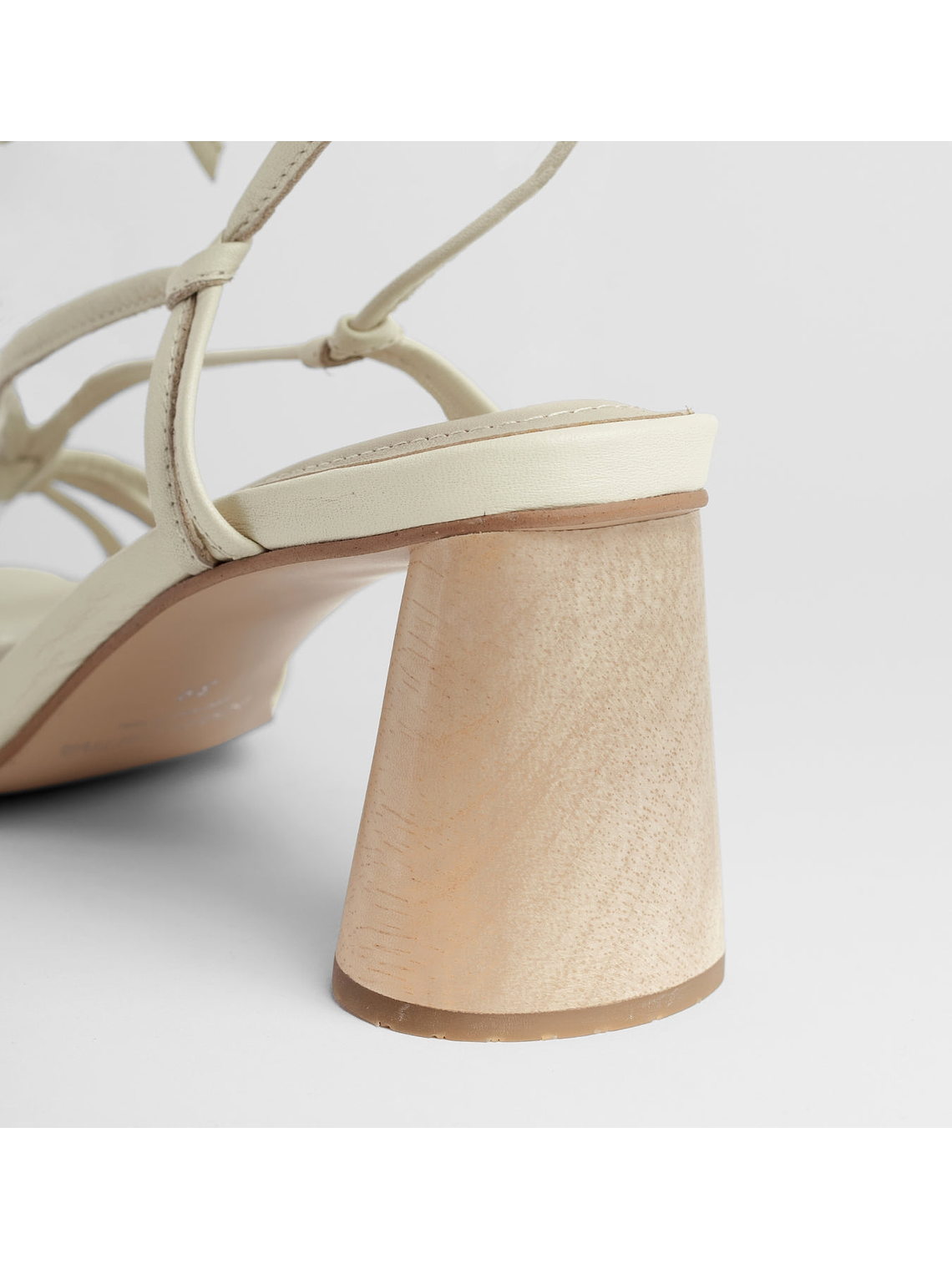 SANDALIA EMEL - NUBE 3