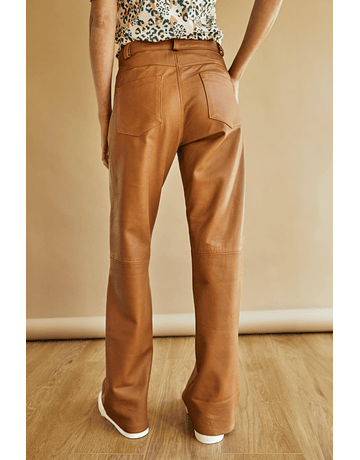 PANTALÓN CUERO CAMEL