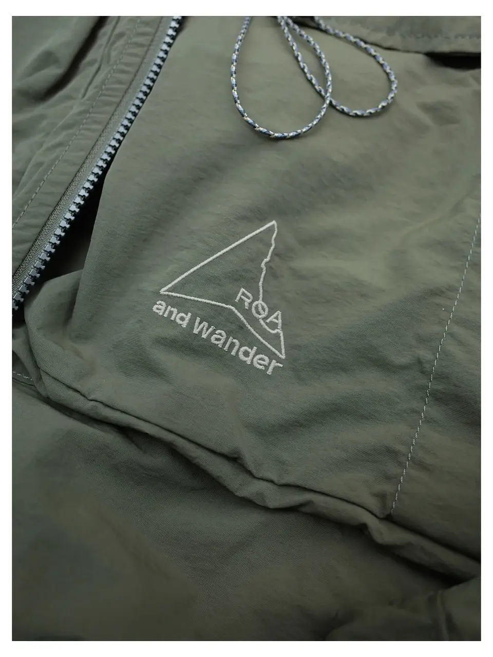 ROA HIKING Collaborative Windproof Waterproof Nylon Jacket Hooded Outerwear Long Sleeve Zipper Closure Pure Color Unisex Jacket 14