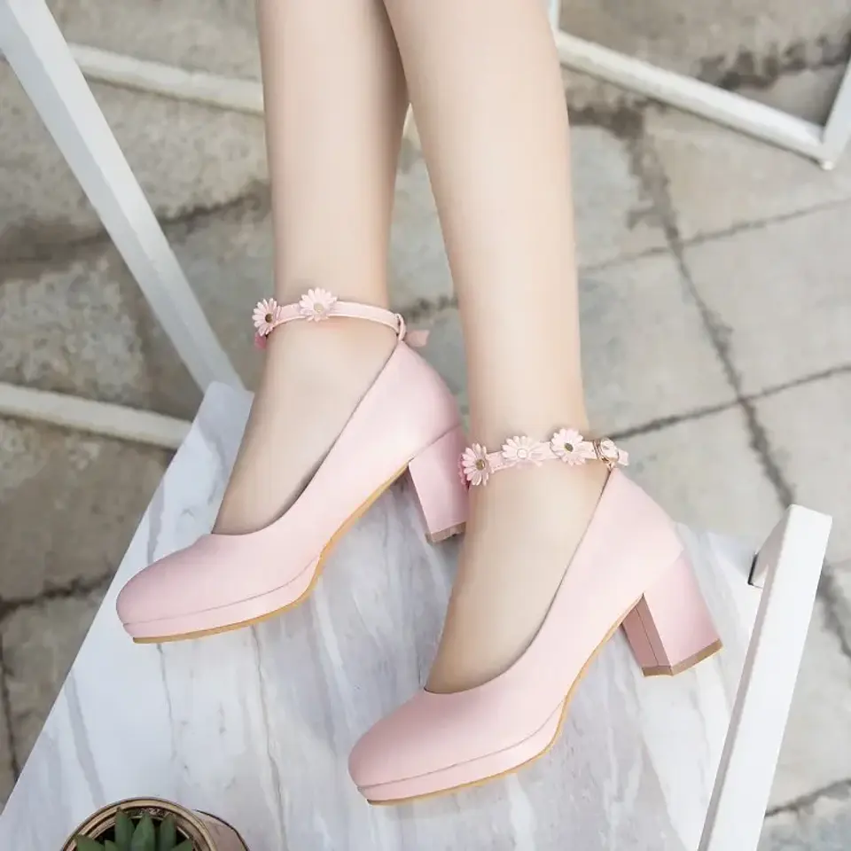 Pumps Spring and autumn fashion Round head Shallow mouth Flower Buckle Thick heel Women's shoes plus size 30-43 high 6cm 30