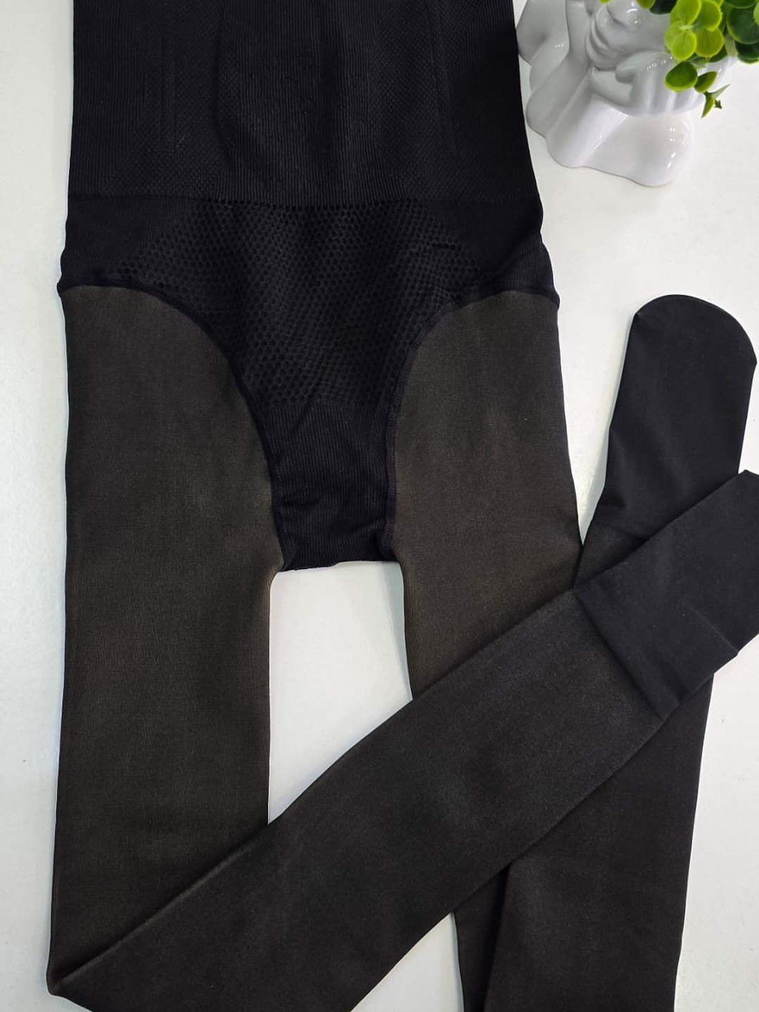 Panty efecto piel con faja 4