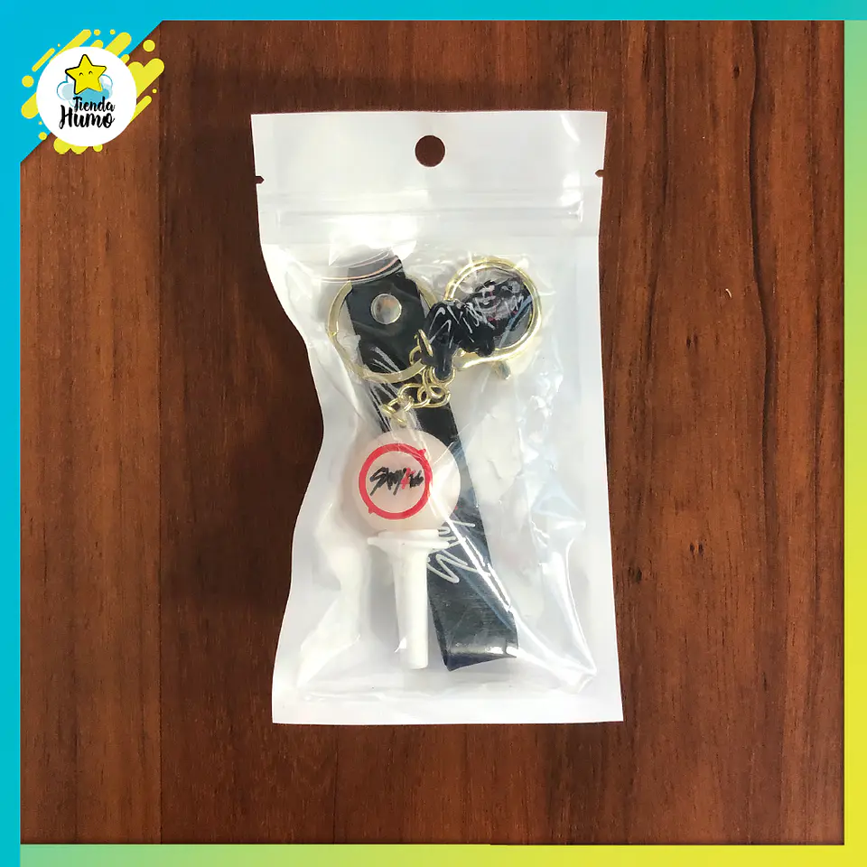 LLAVERO PVC LIGHTSTICK + ACCESORIOS 6