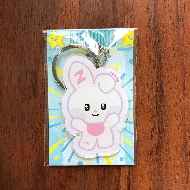 LLAVERO ACRÍLICO ZEROBASEONE (ALTERNATIVOS) 2