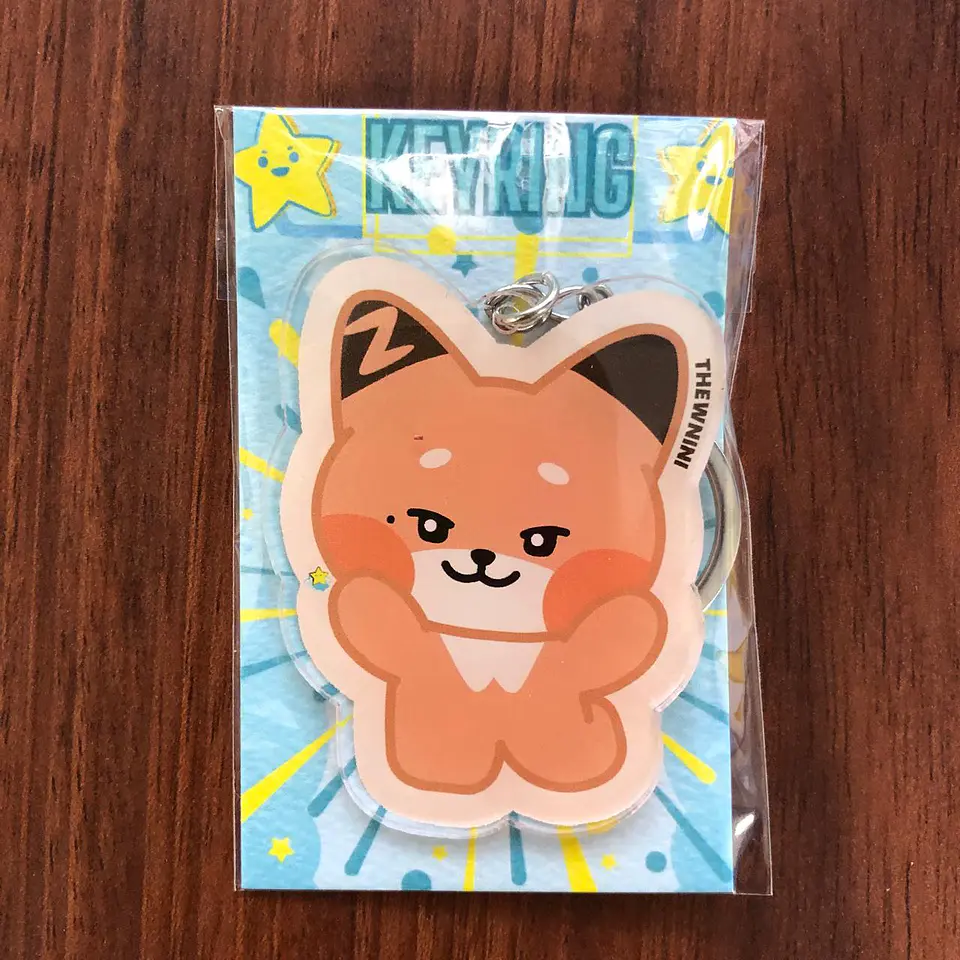 LLAVERO ACRÍLICO ZEROBASEONE (ALTERNATIVOS) 8