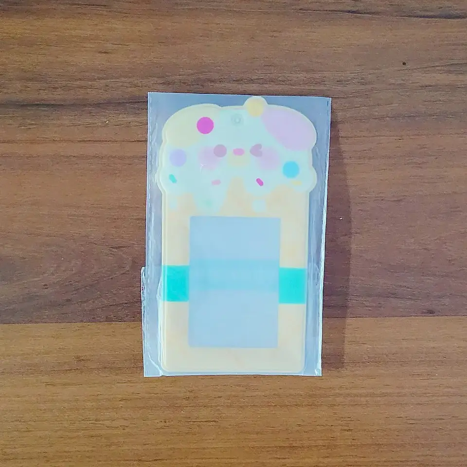 CARD HOLDER (ICE CREAM) 2