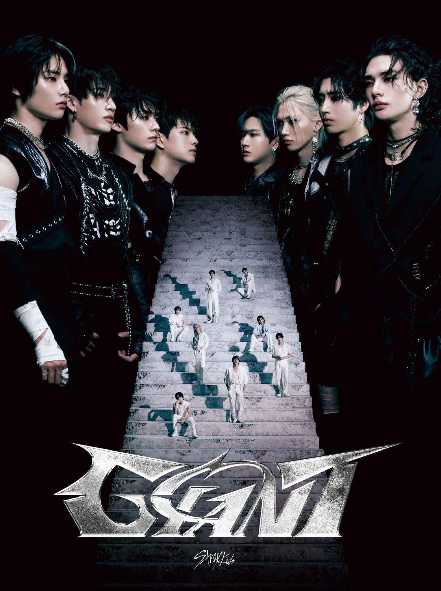 STRAY KIDS - 2ND JAPAN ALBUM (GIANT)