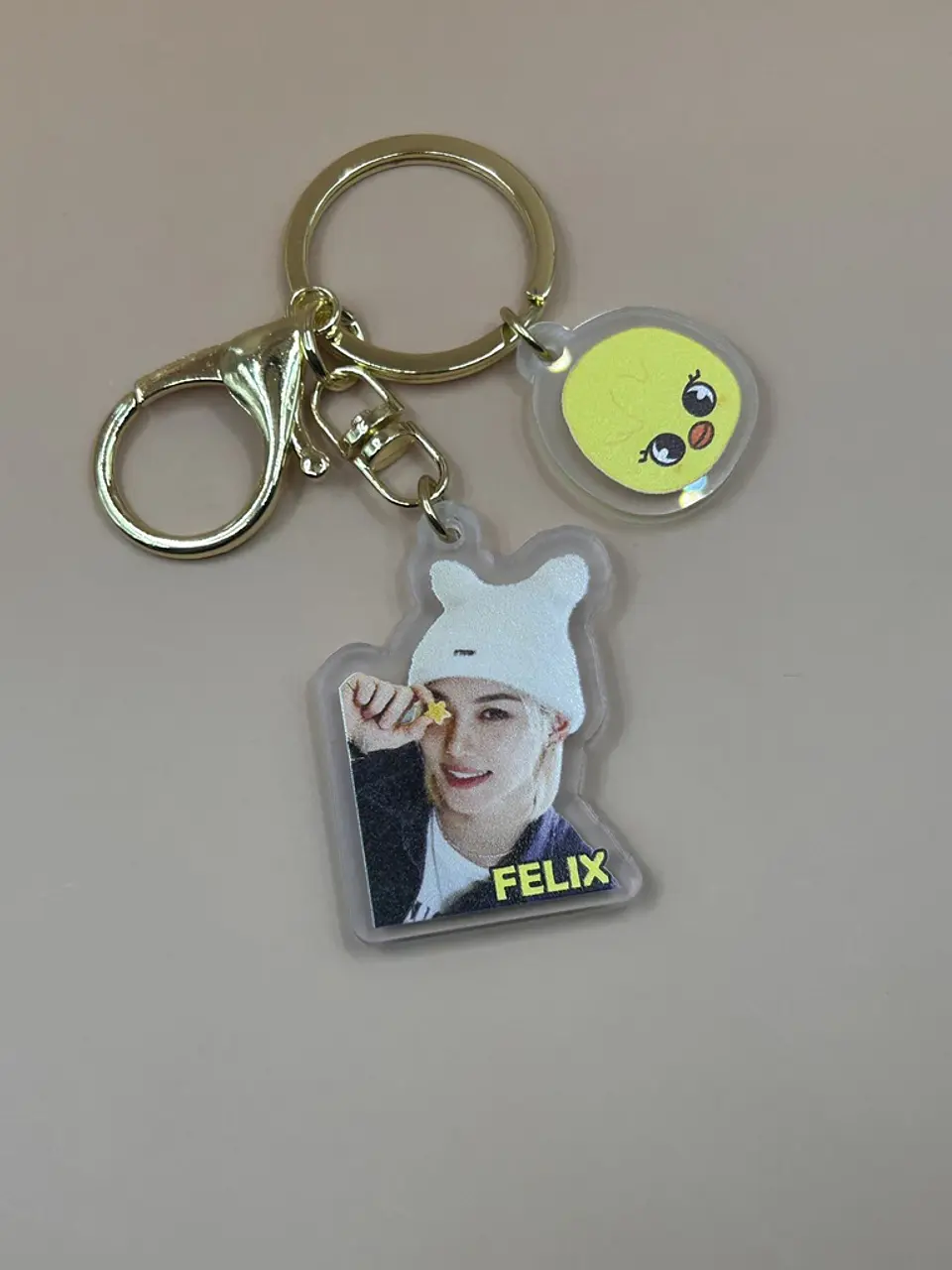 LLAVERO ACRILICO STRAY KIDS 6