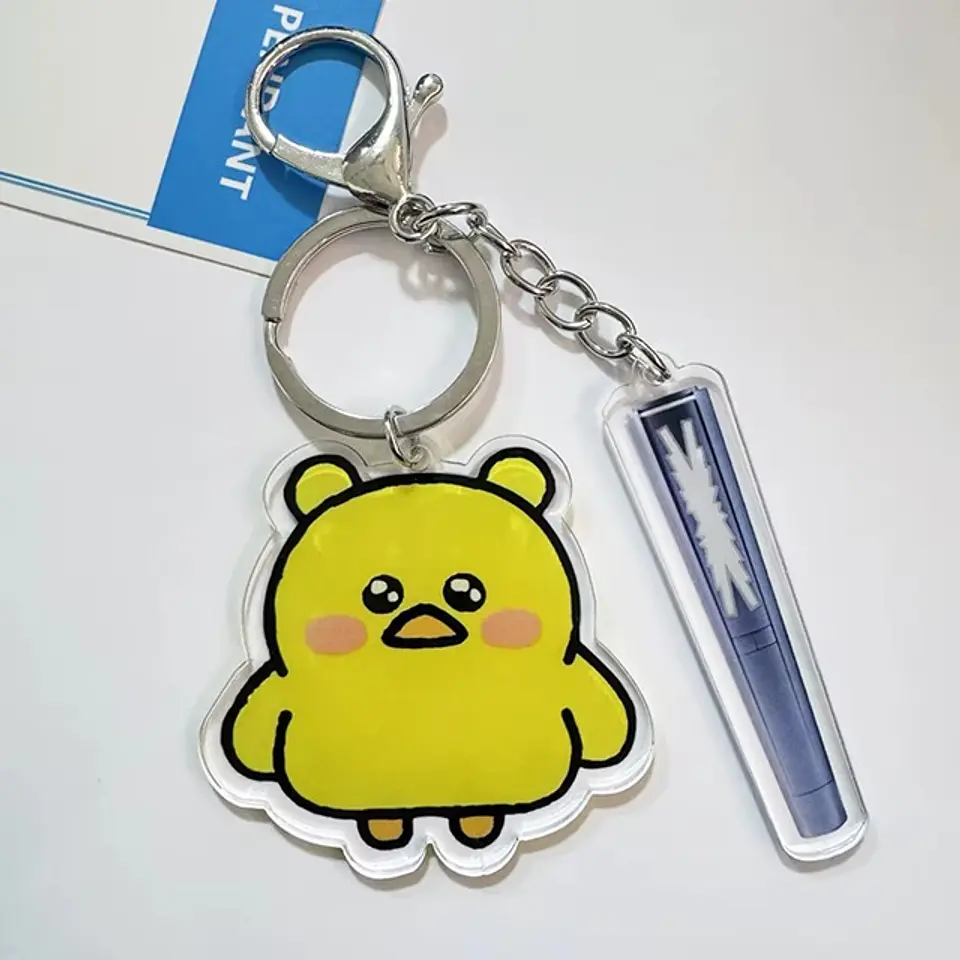 LLAVERO ACRILICO LE SSERAFIM FIM´S CLUB 3