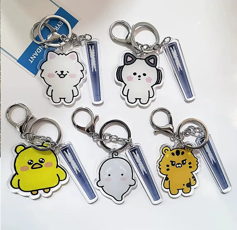 LLAVERO ACRILICO LE SSERAFIM FIM´S CLUB 1