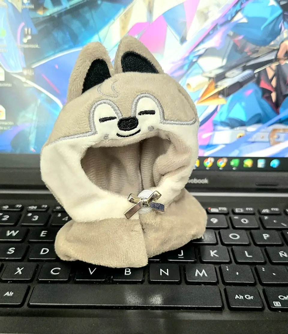 CUSTOM CAPE DOLL SKZOO ALTERNATIVO 8