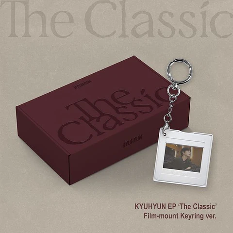 SUPER JUNIOR KYUHYUN - THE CLASSIC (FILM-MOUNT KEYRING Ver.)