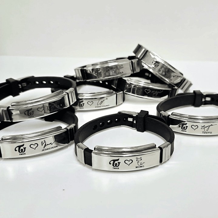 PULSERA SILICONA TWICE  1