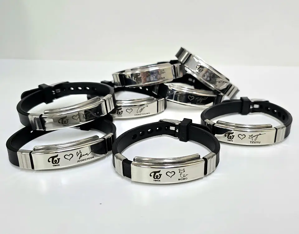 PULSERA SILICONA TWICE  1