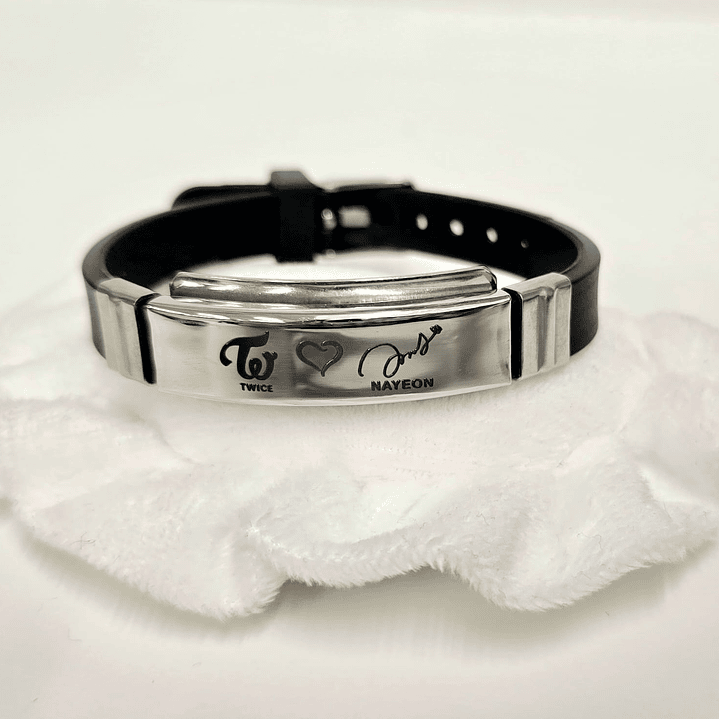 PULSERA SILICONA TWICE  5