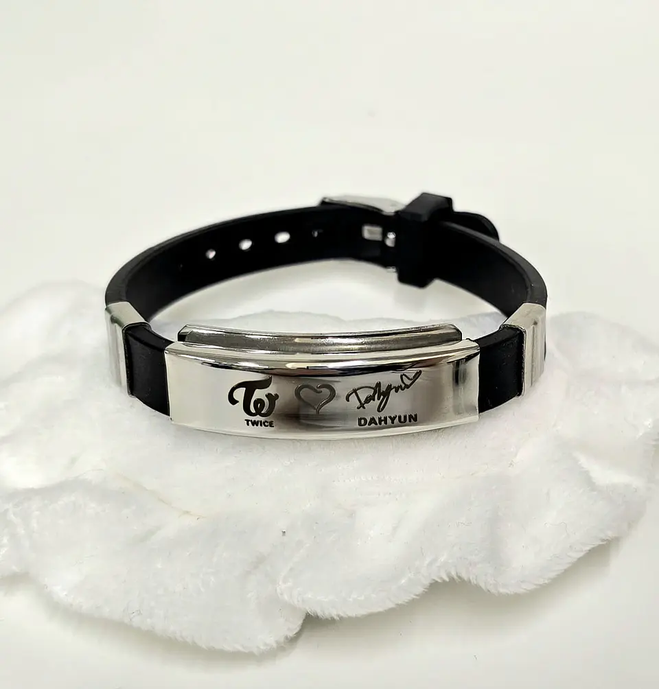 PULSERA SILICONA TWICE  6