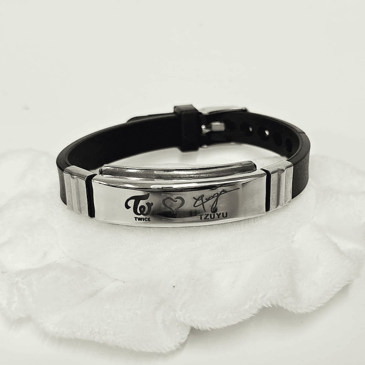PULSERA SILICONA TWICE  7
