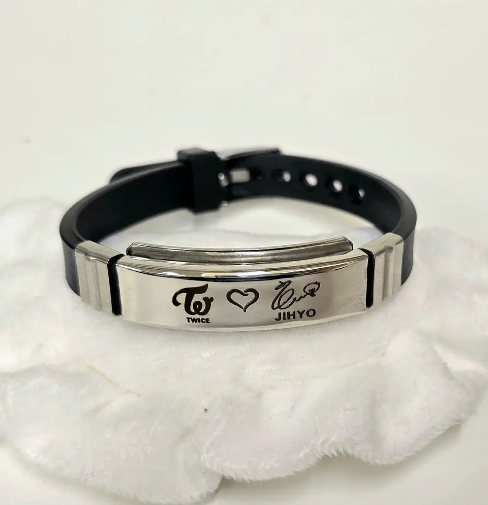 PULSERA SILICONA TWICE  9
