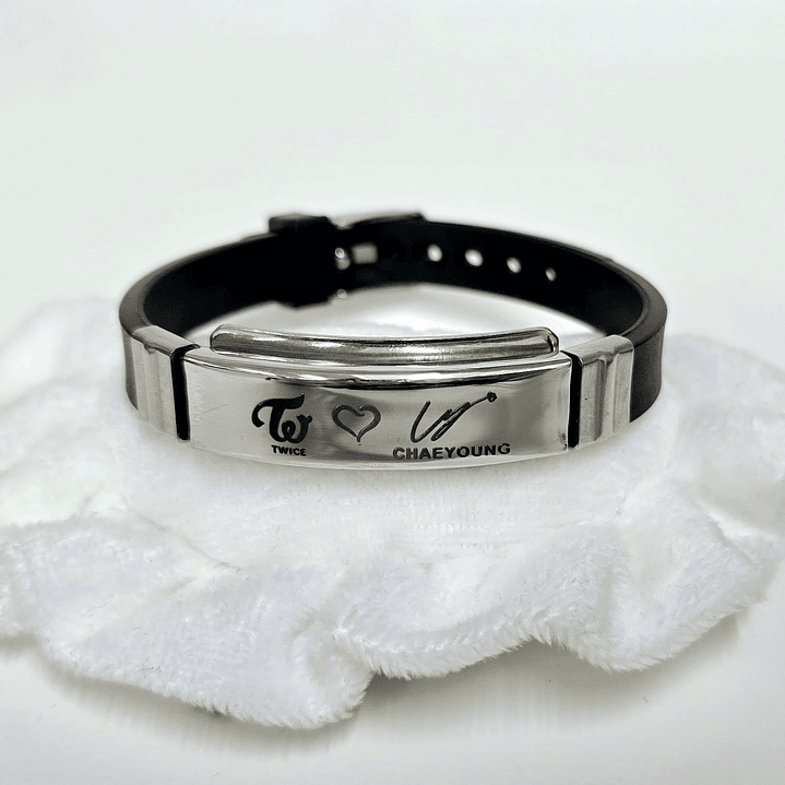 PULSERA SILICONA TWICE  12