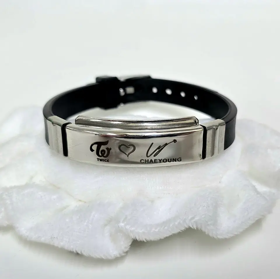 PULSERA SILICONA TWICE  12