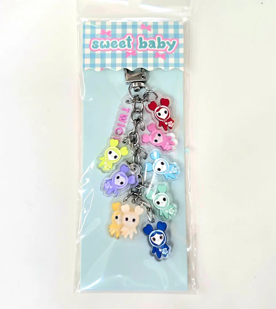 CHARM CORTO VARIEDADES K-POP 14