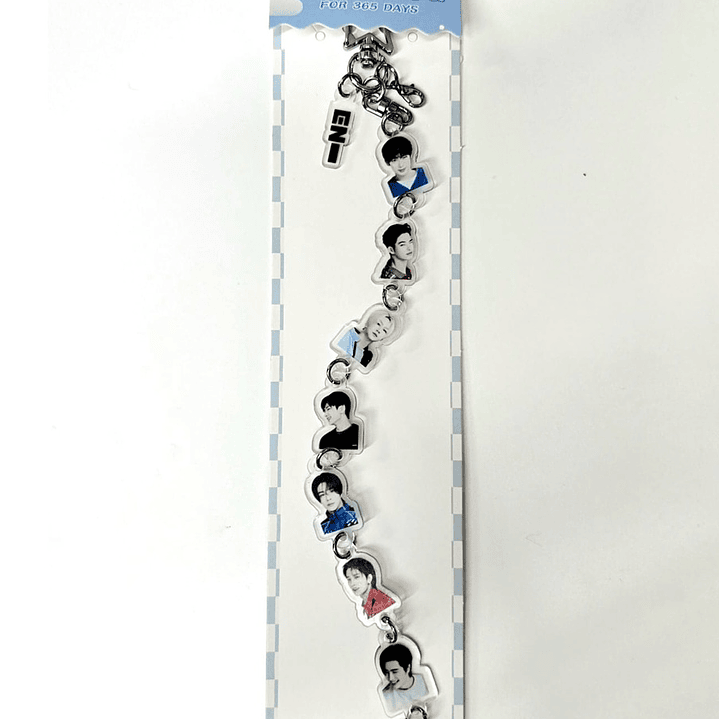 CHARM LARGO VARIEDADES K-POP 3