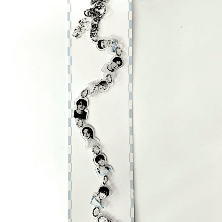 CHARM LARGO VARIEDADES K-POP 6