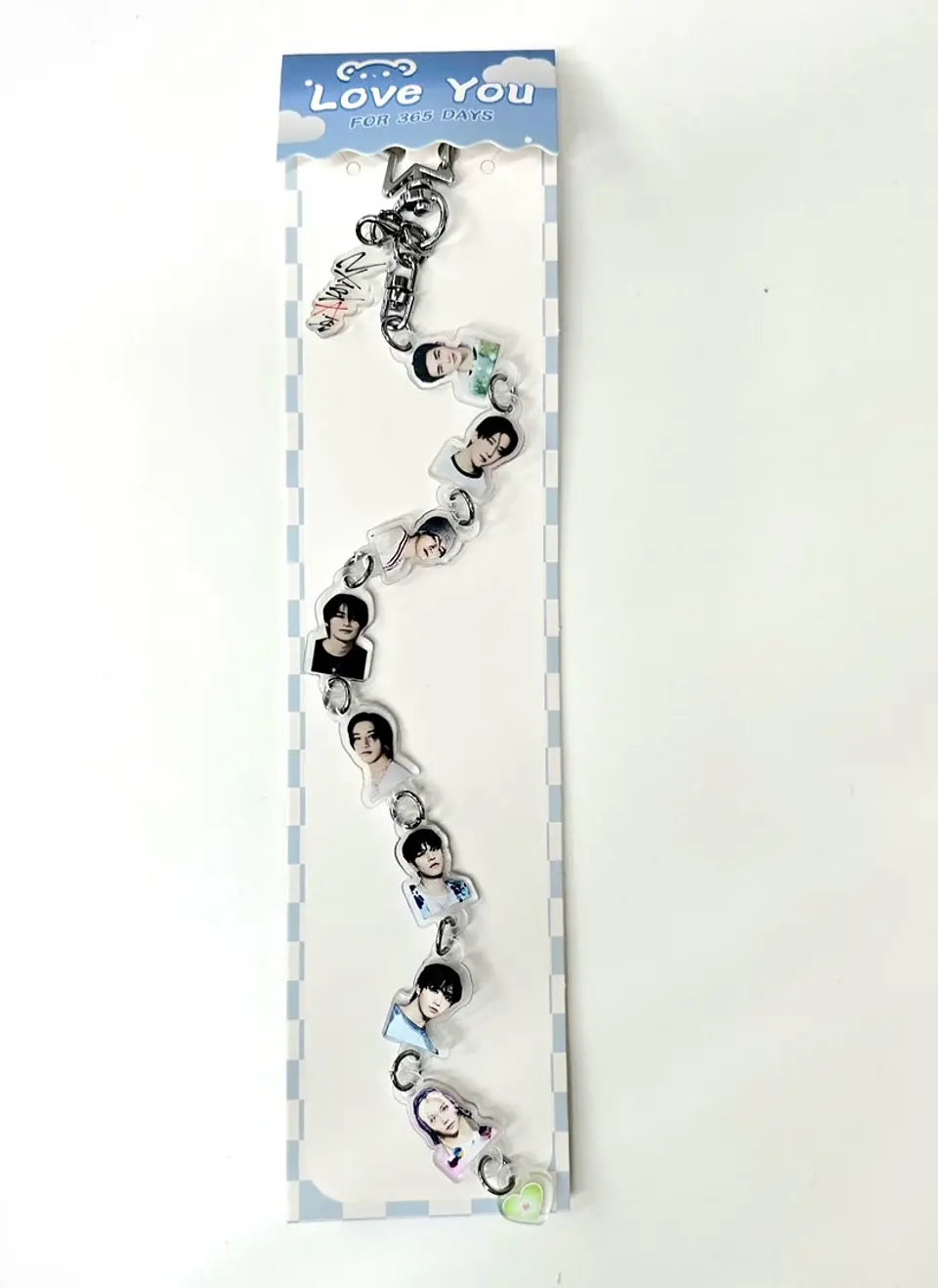 CHARM LARGO VARIEDADES K-POP 6