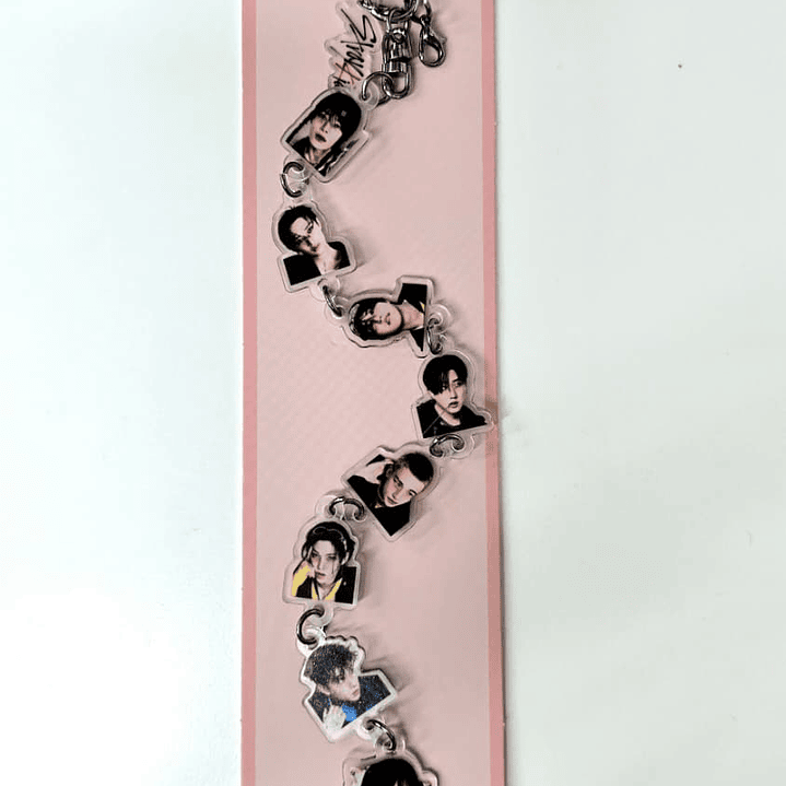 CHARM LARGO VARIEDADES K-POP 8