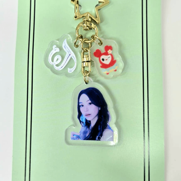 LLAVERO ACRILICO TWICE 
