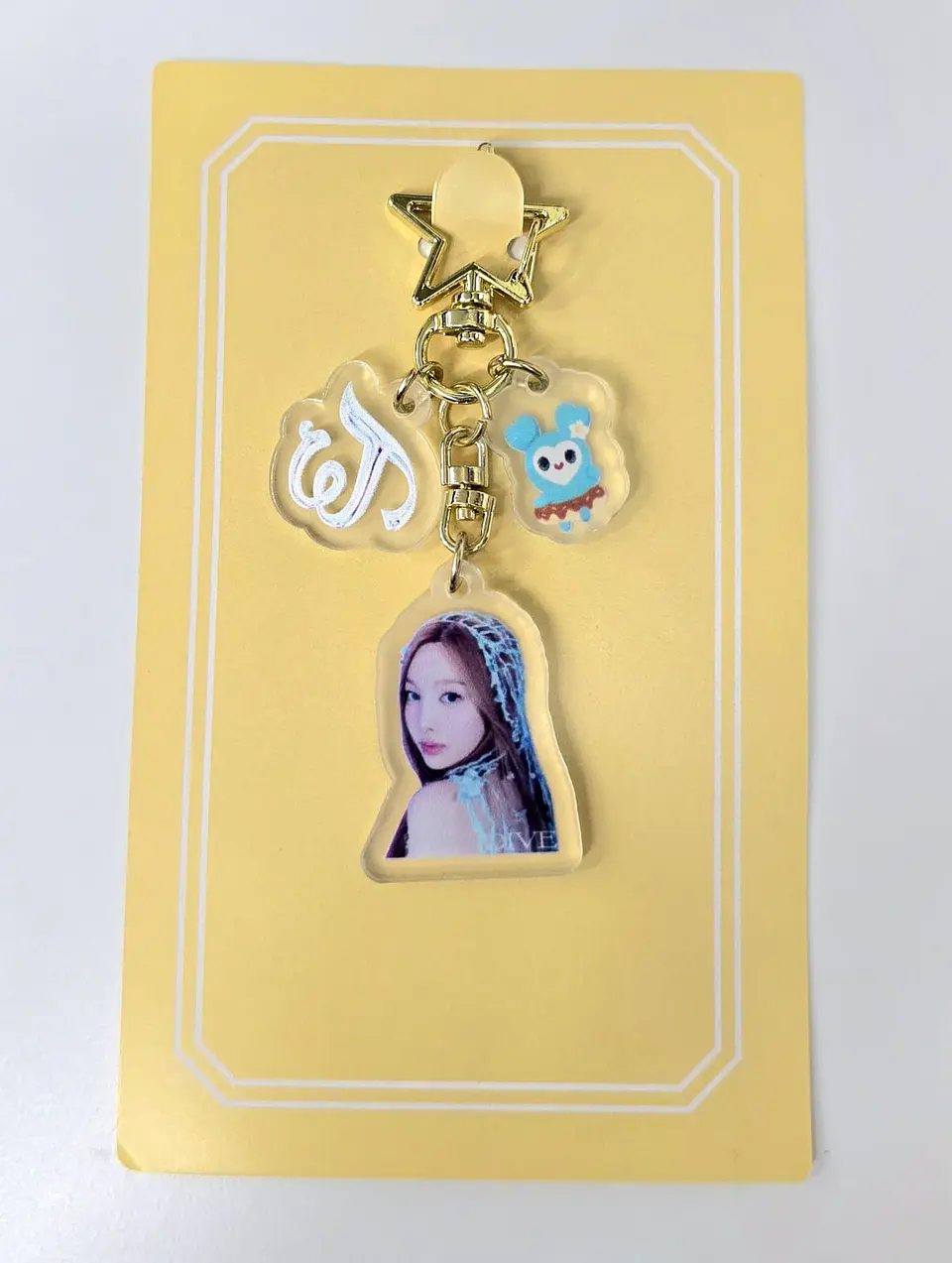 LLAVERO ACRILICO TWICE 