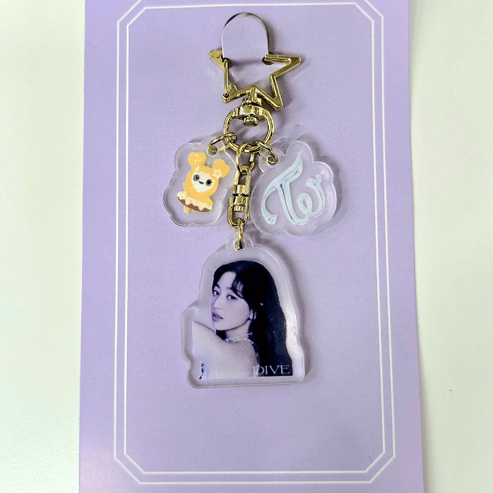 LLAVERO ACRILICO TWICE 