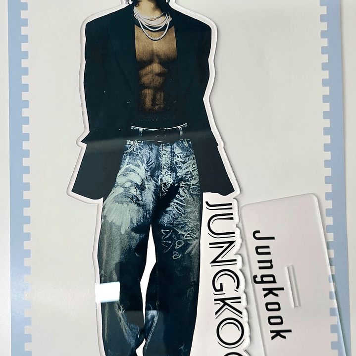 STAND ACRILICO BTS ALTERNATIVO 4