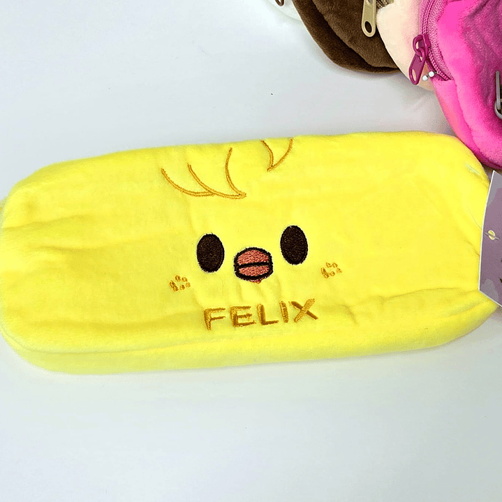 PENCIL CASE PLUSH SKZOO  3