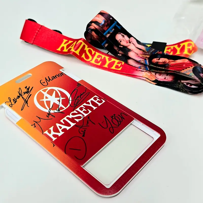 CARD HOLDER + LANYARD KATSEYE 2