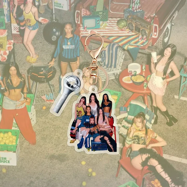 LLAVERO ACRILICO KATSEYE  5