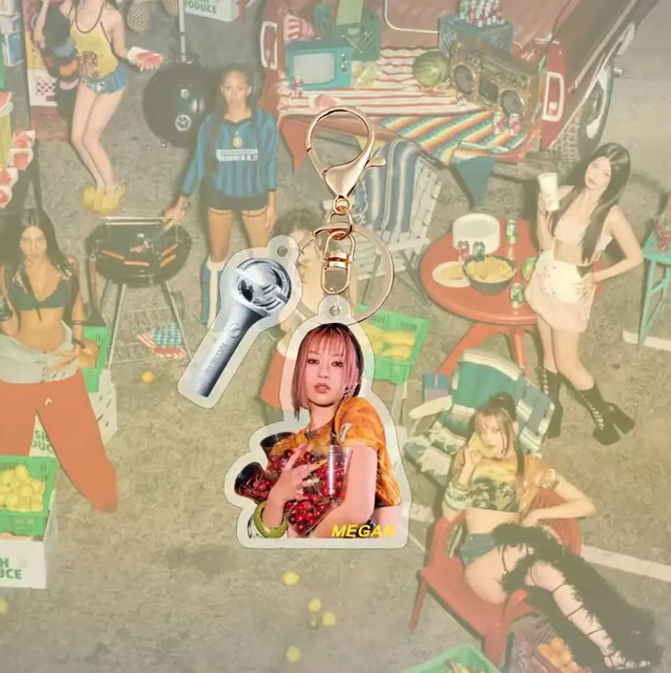 LLAVERO ACRILICO KATSEYE  6