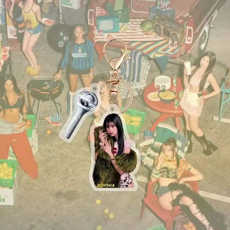 LLAVERO ACRILICO KATSEYE  7