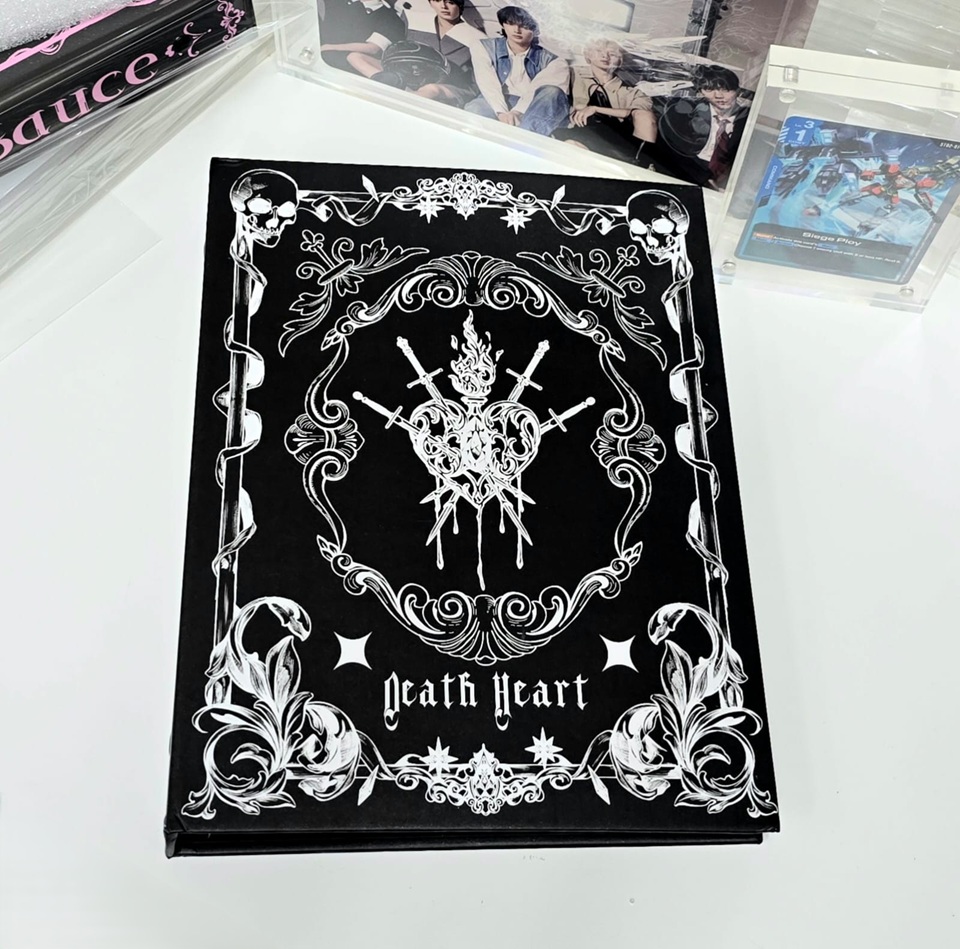 BINDER A5 "DEATH HEART"