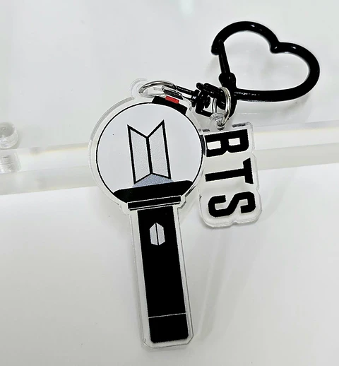 LLAVERO ACRILICO LIGHTSTICK + BT21 "SUMMER TIME"