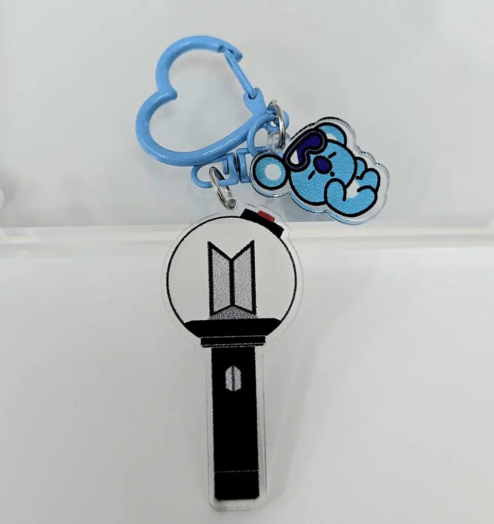 LLAVERO ACRILICO LIGHTSTICK + BT21 