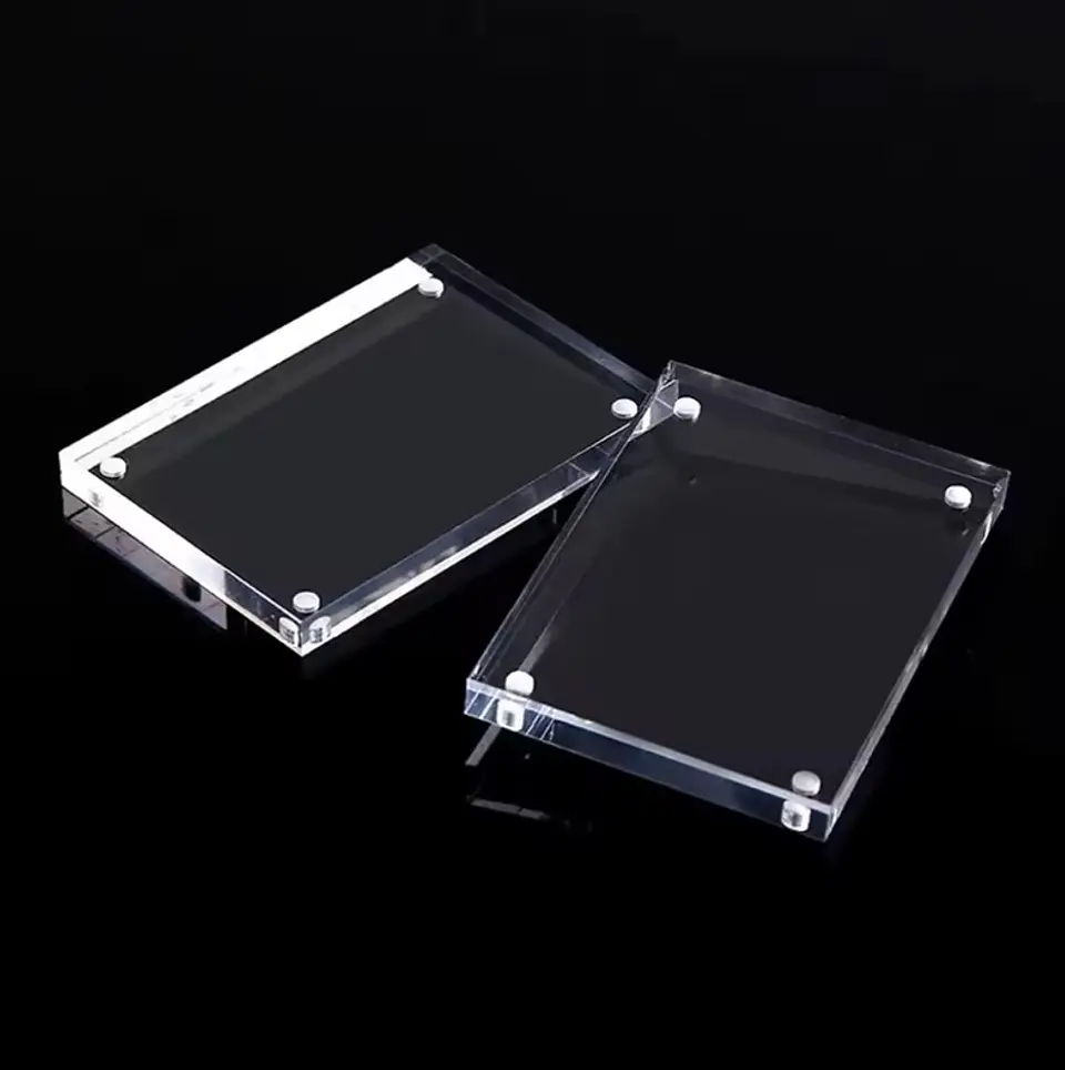 MAGNETIC FRAME  5