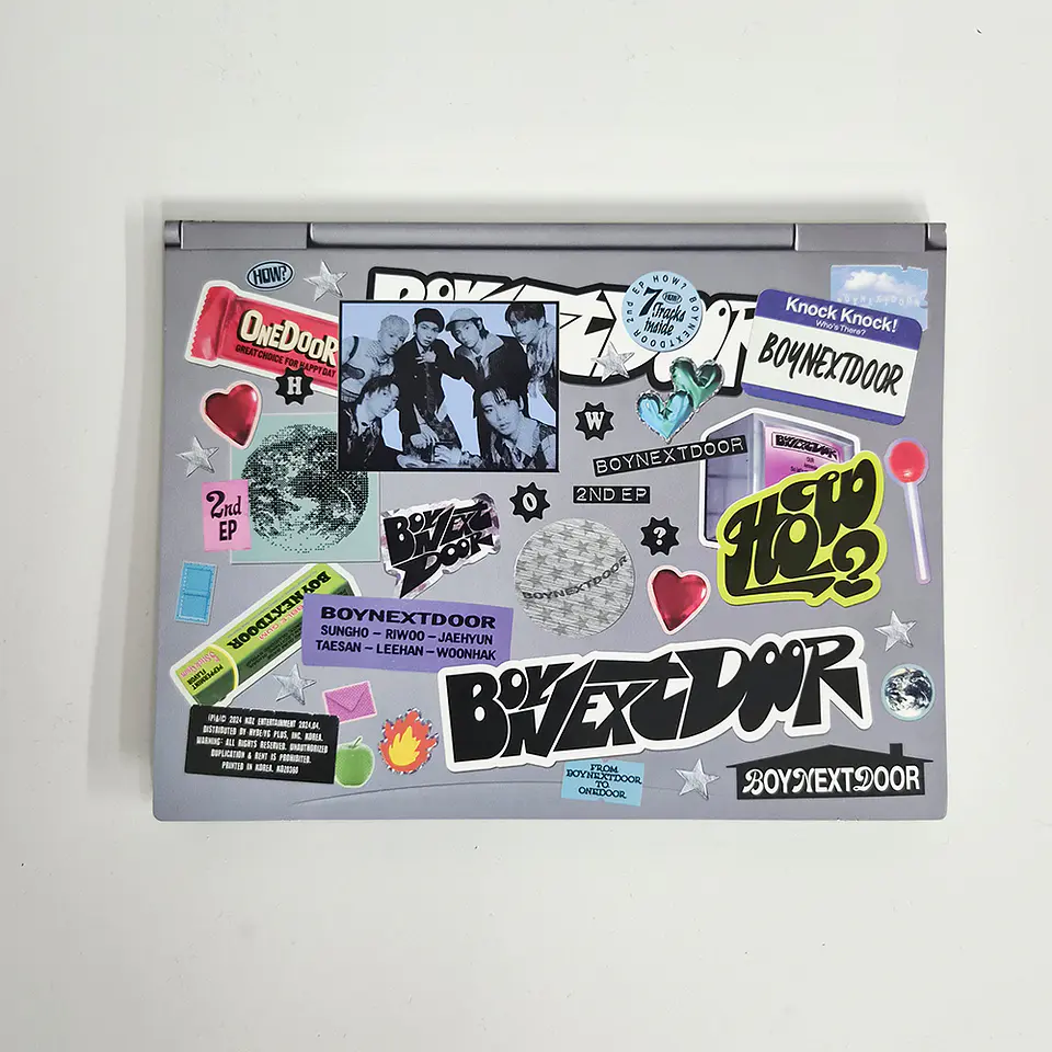 SEGUNDA SELECCIÓN BOYNEXTDOOR - HOW? (STICKER Ver.) RANDOM  1