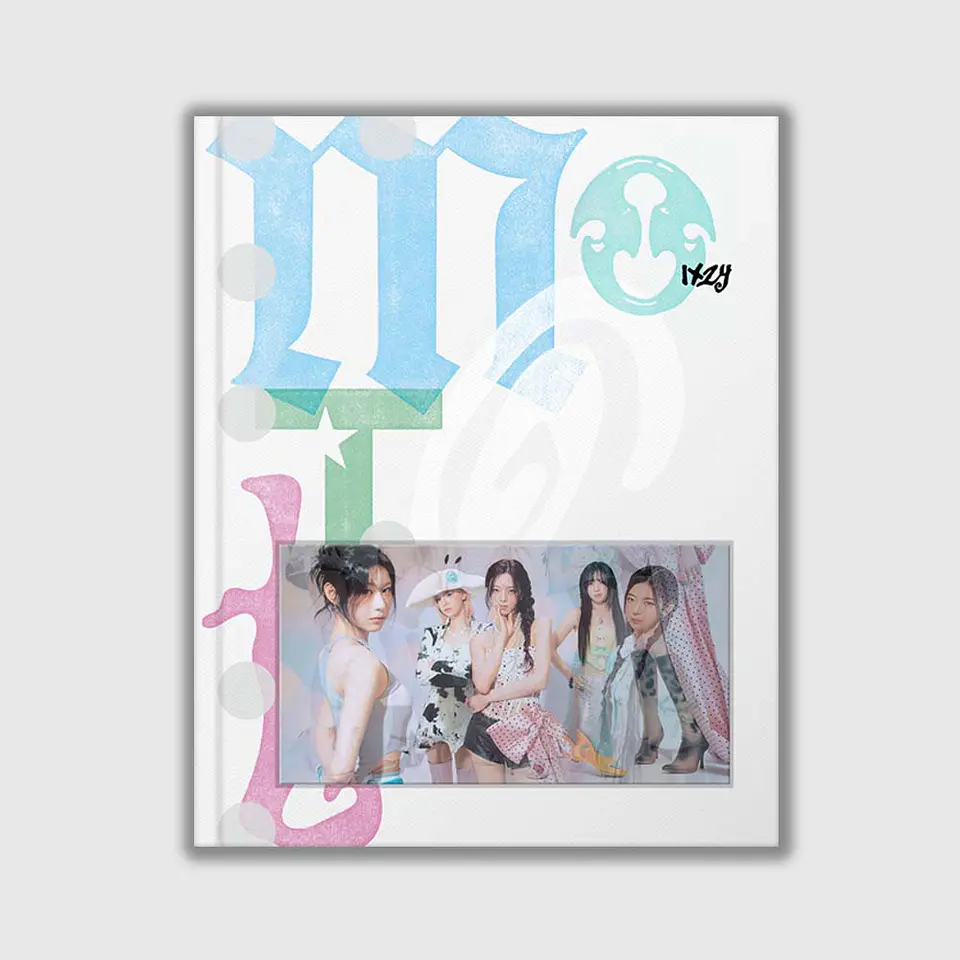 ITZY - MOTTO (PHOTOBOOK Ver.) 4