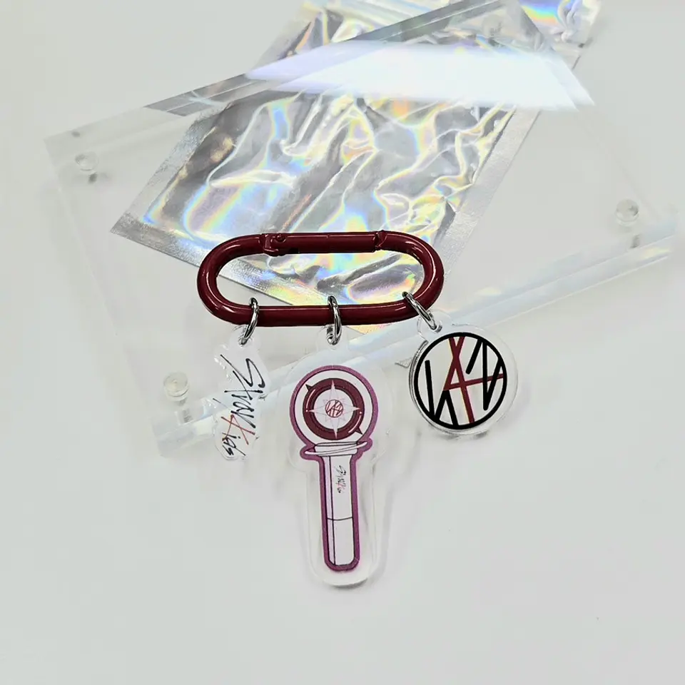 LLAVERO CON GANCHO VARIEDADES KPOP  4