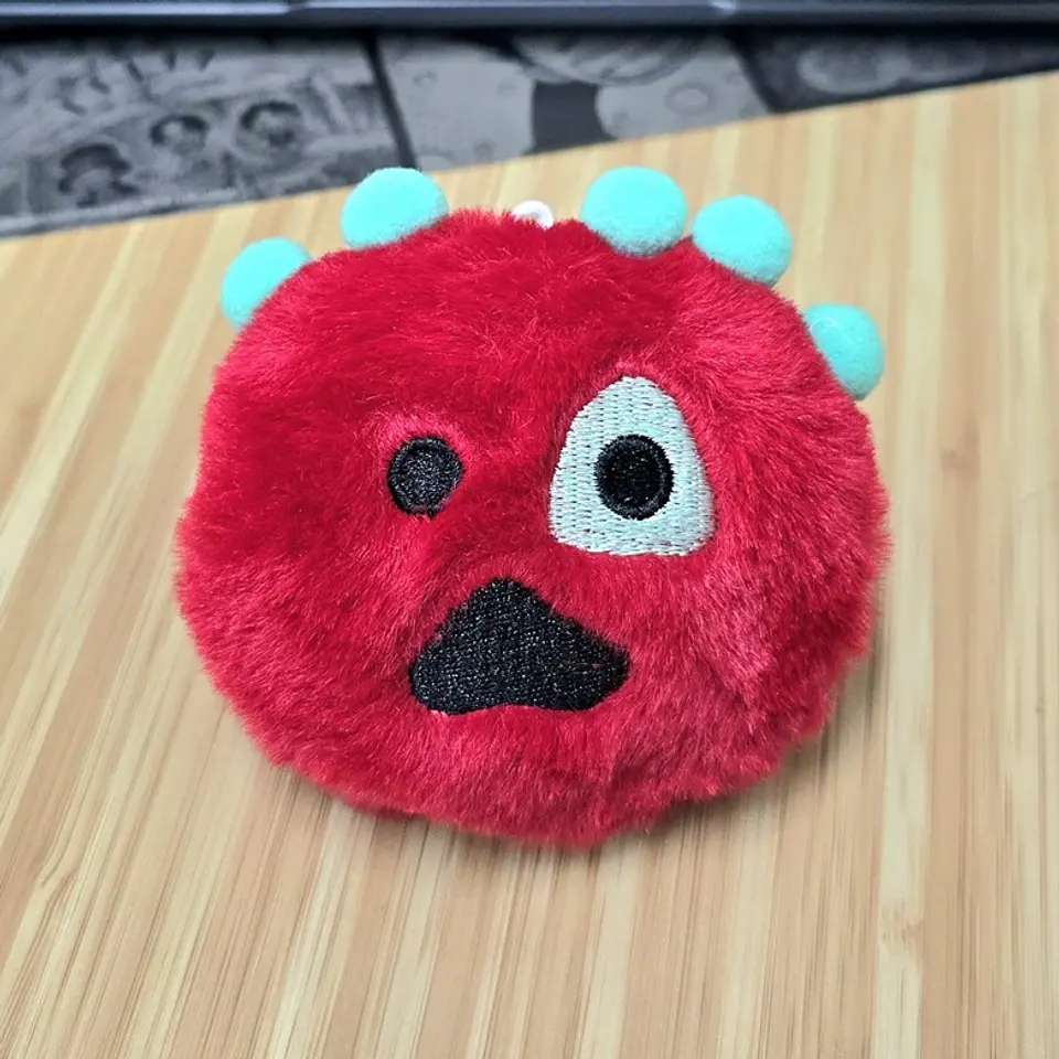 PLUSH KEYRING CORTIS 