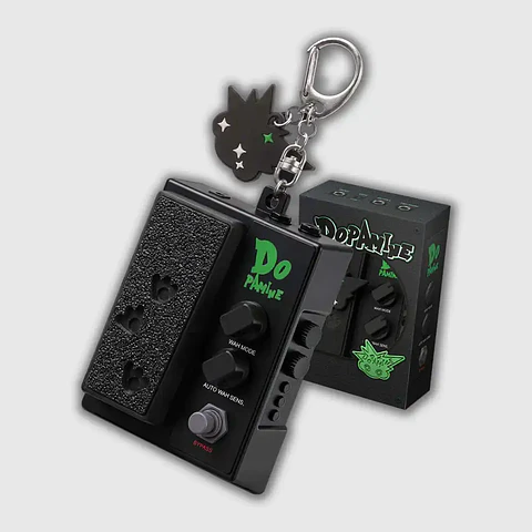 (PREVENTA) D.O. - DOPAMINE (WAH CLICKER KEYCHAIN Ver.)