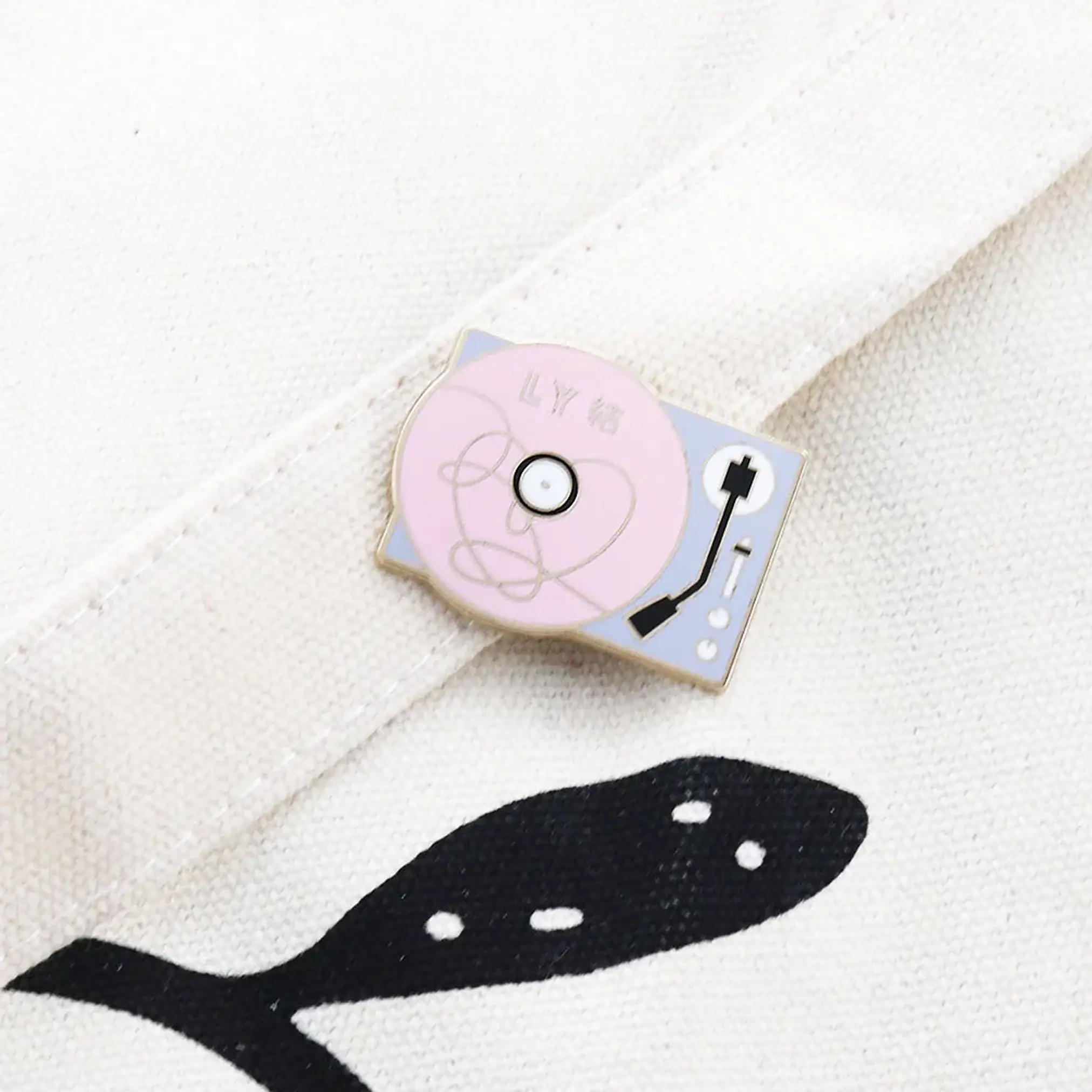 BTS - PIN LOVE YOURSELF 2
